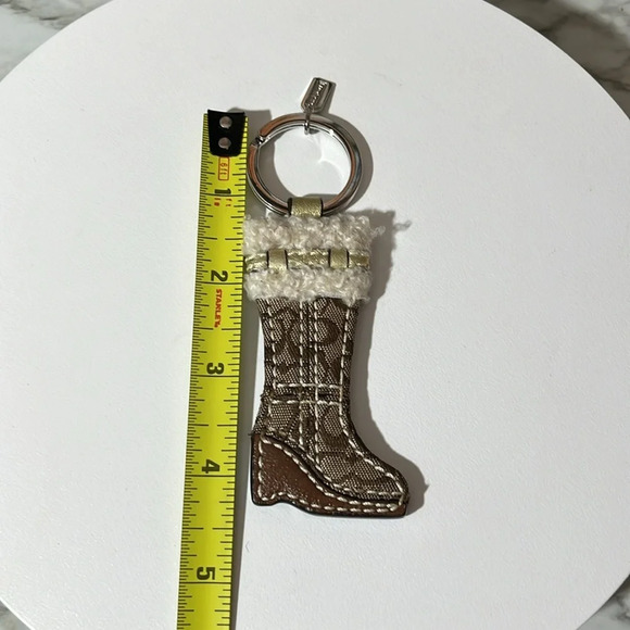 *COACH* Brown Signature Sherpa Winter Boot Keychain In LNC - Picture 5 of 5